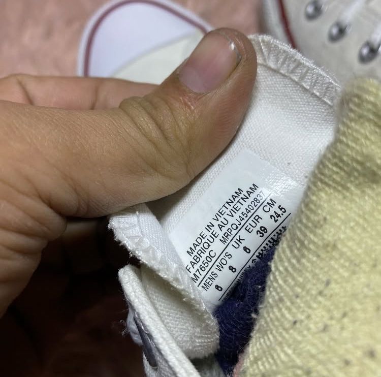 Converse ( Size 39 / 6 )