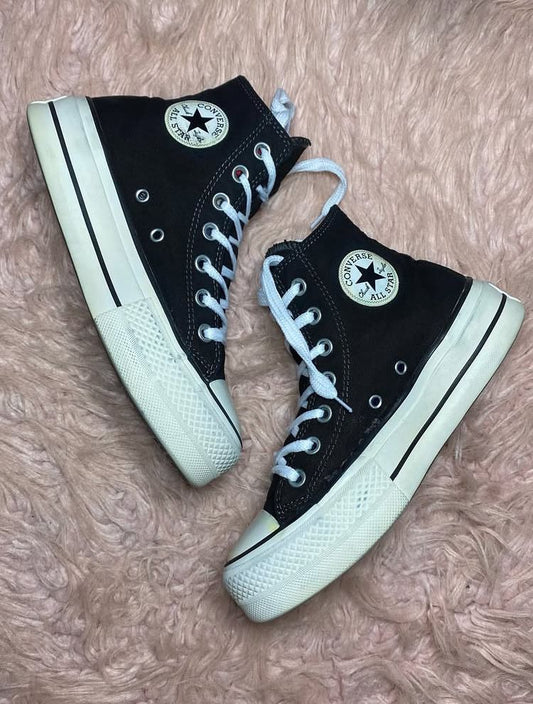 Converse ( Size 36.5 / 4 ) ( High Sole )