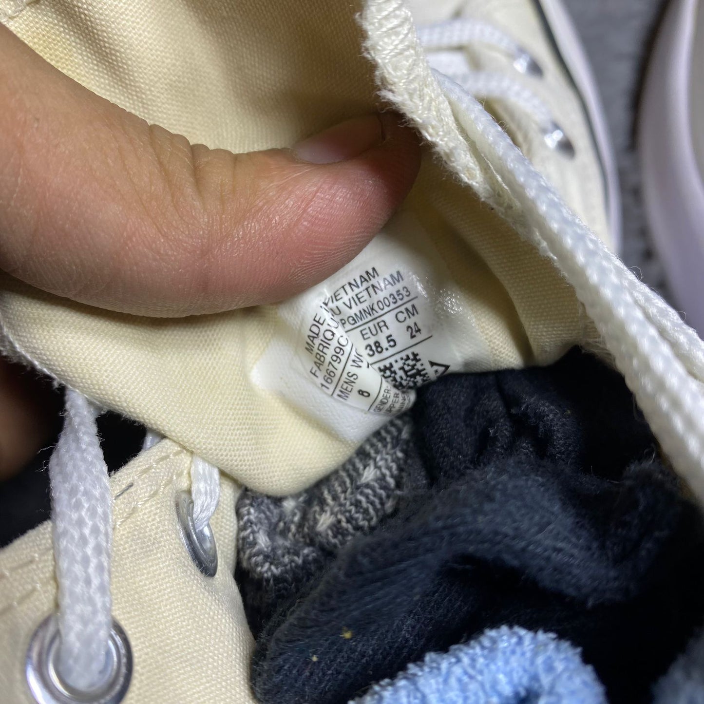 Converse ( Size 38 / 5.5 )