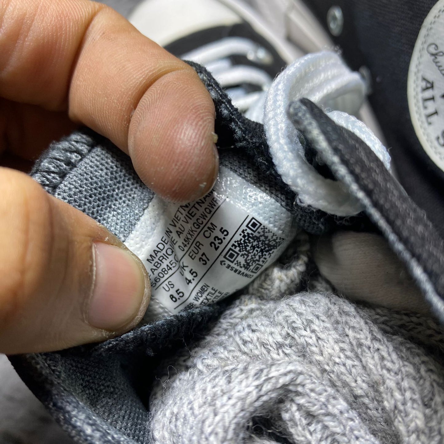 Converse ( Size 37 / 4.5 )
