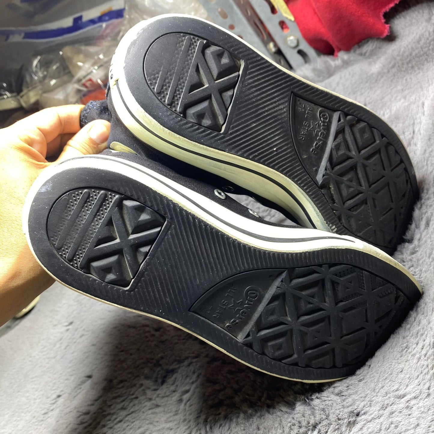 Converse ( Size 41 / 7.5 )