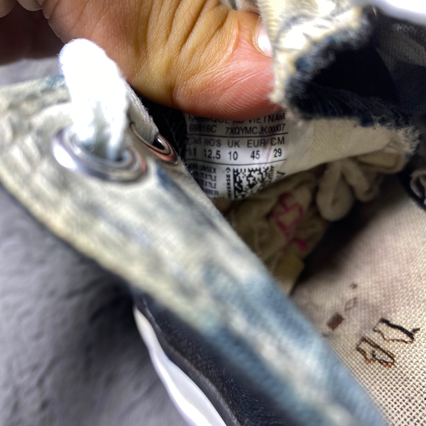 Converse ( Size 45 / 11 )