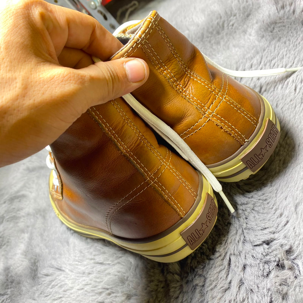 Converse ( Size 42.5 -43 / 8.5 - 9 )