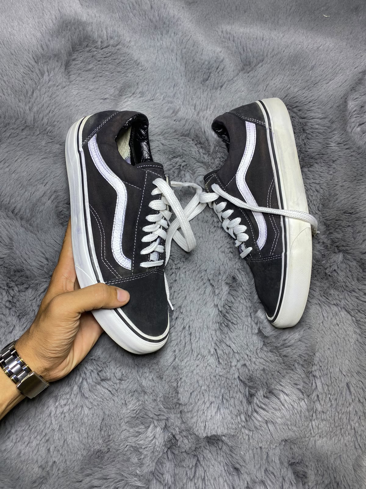 VANS ( Size 42 / 8 )