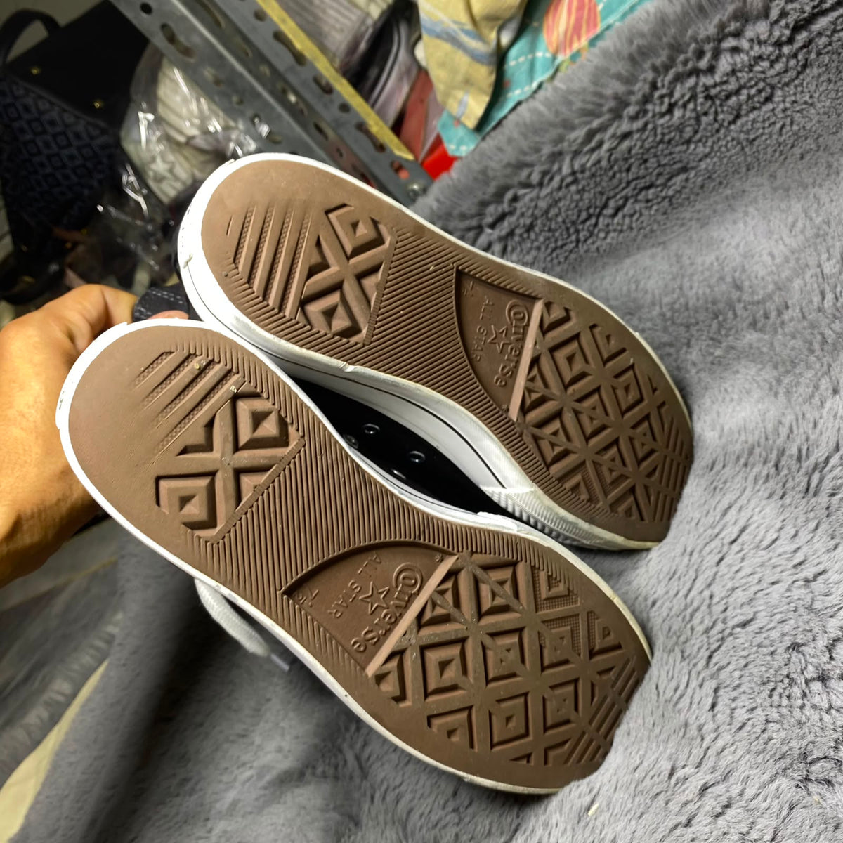 Converse ( Size 41 / 7.5 )