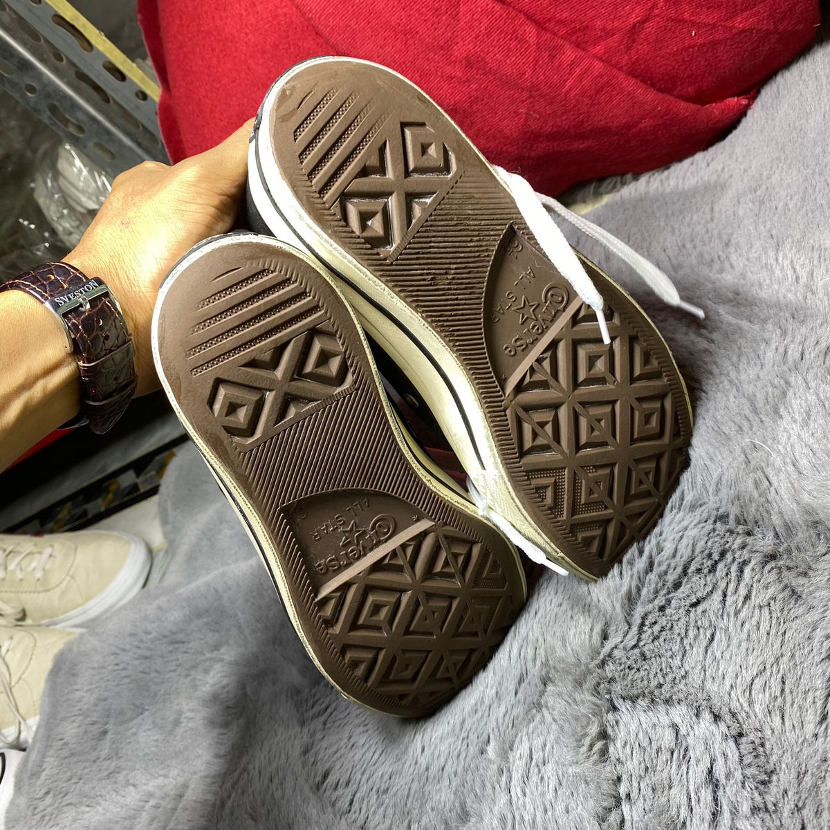 Converse ( Size 39.5 - 40 / 6.5 )