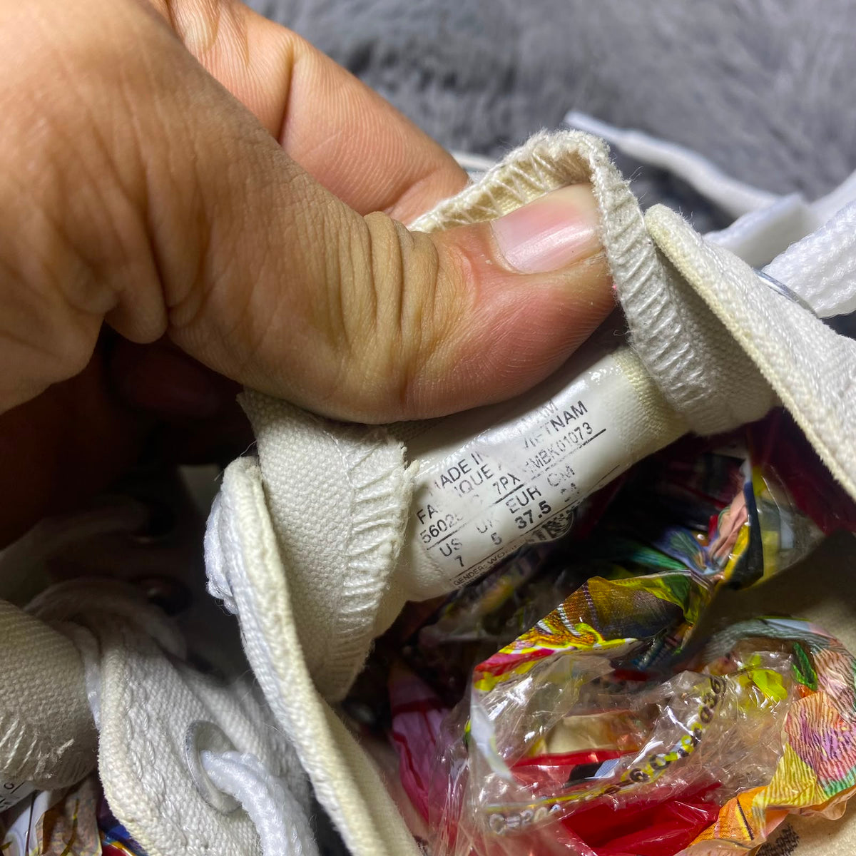 Converse ( Size 37.5 - 38 / 5 )