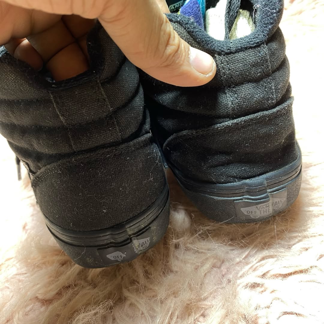 VANS ( Size 41 / 7.5 )