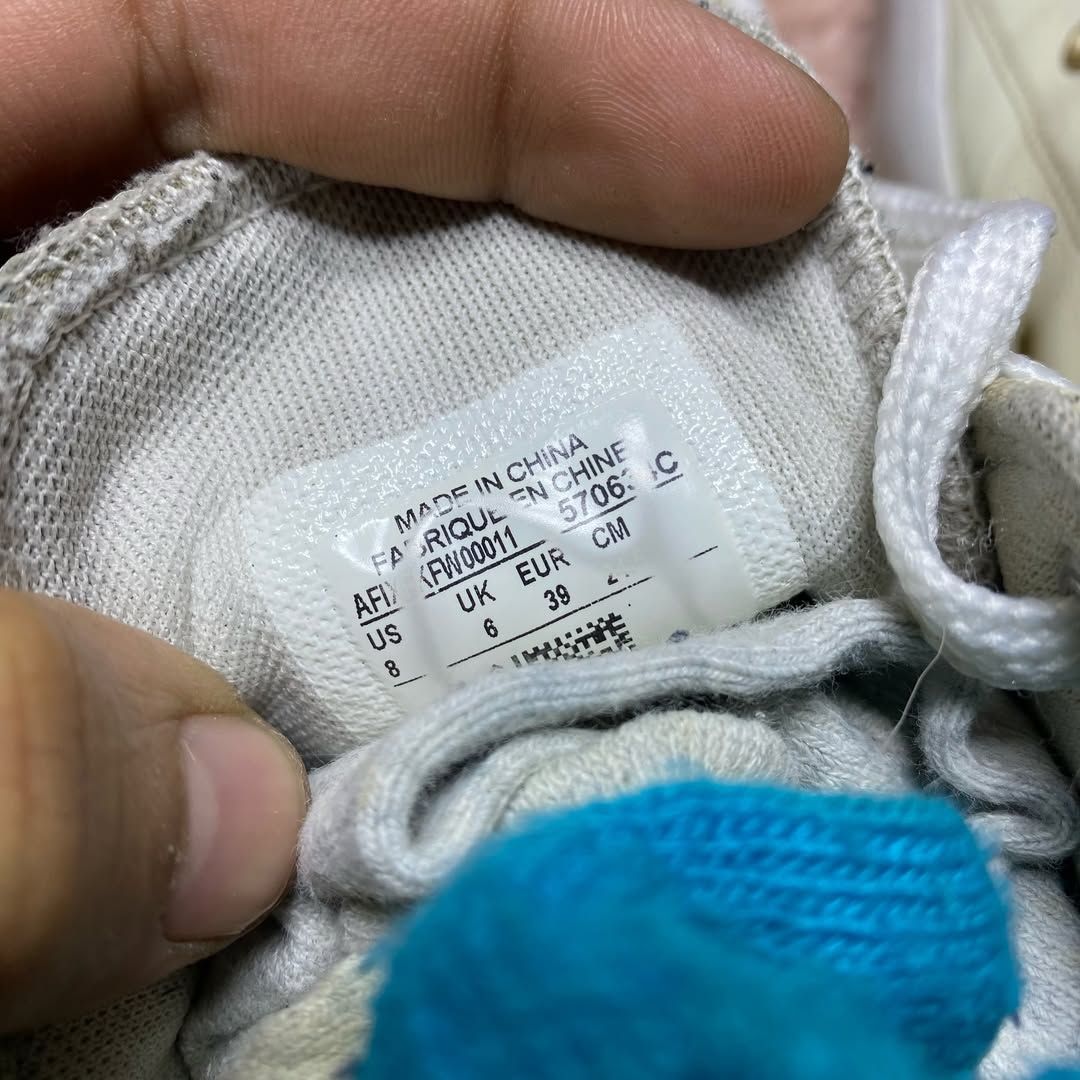 Converse ( Size 39 / 6 )