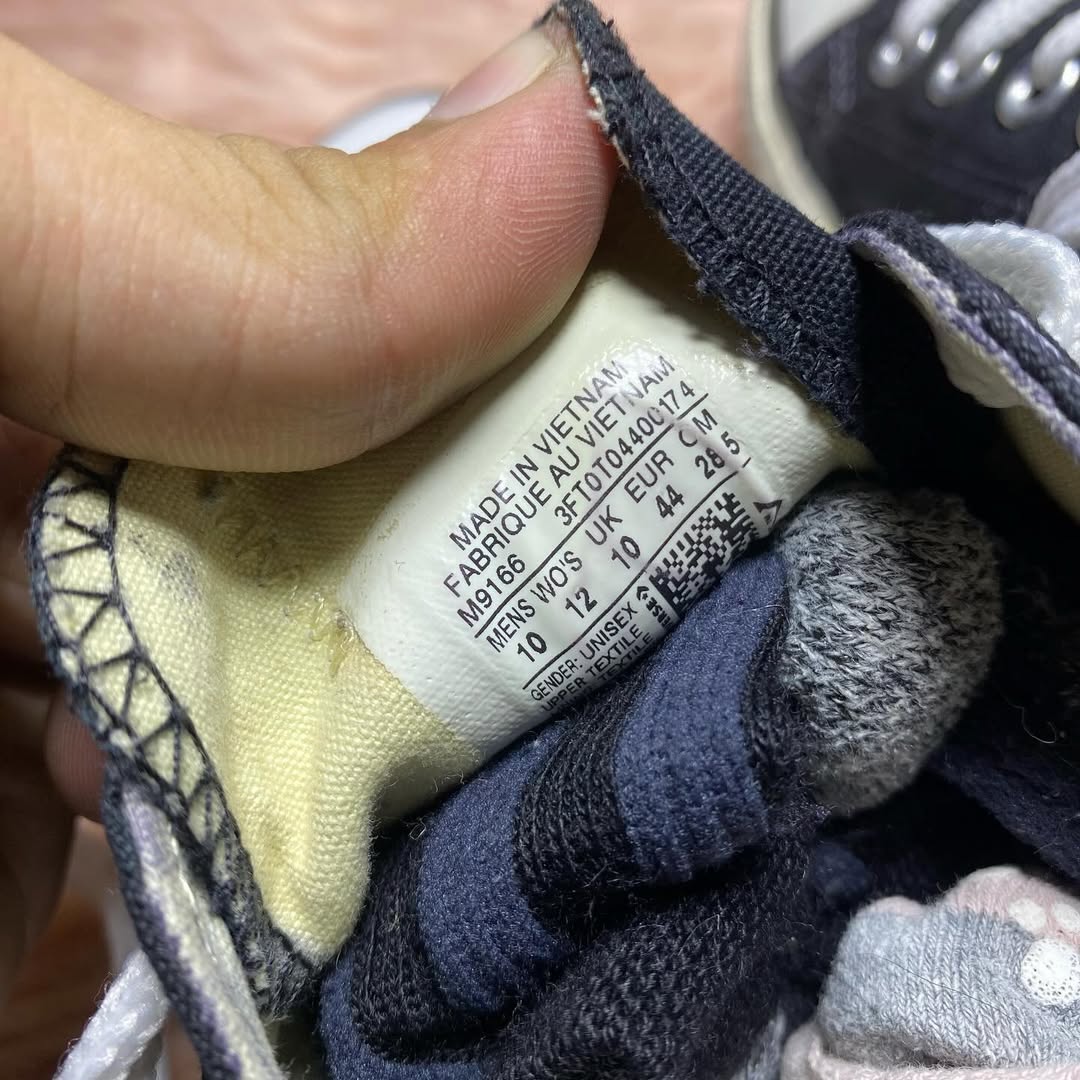 Converse ( Size 44 / 10 )