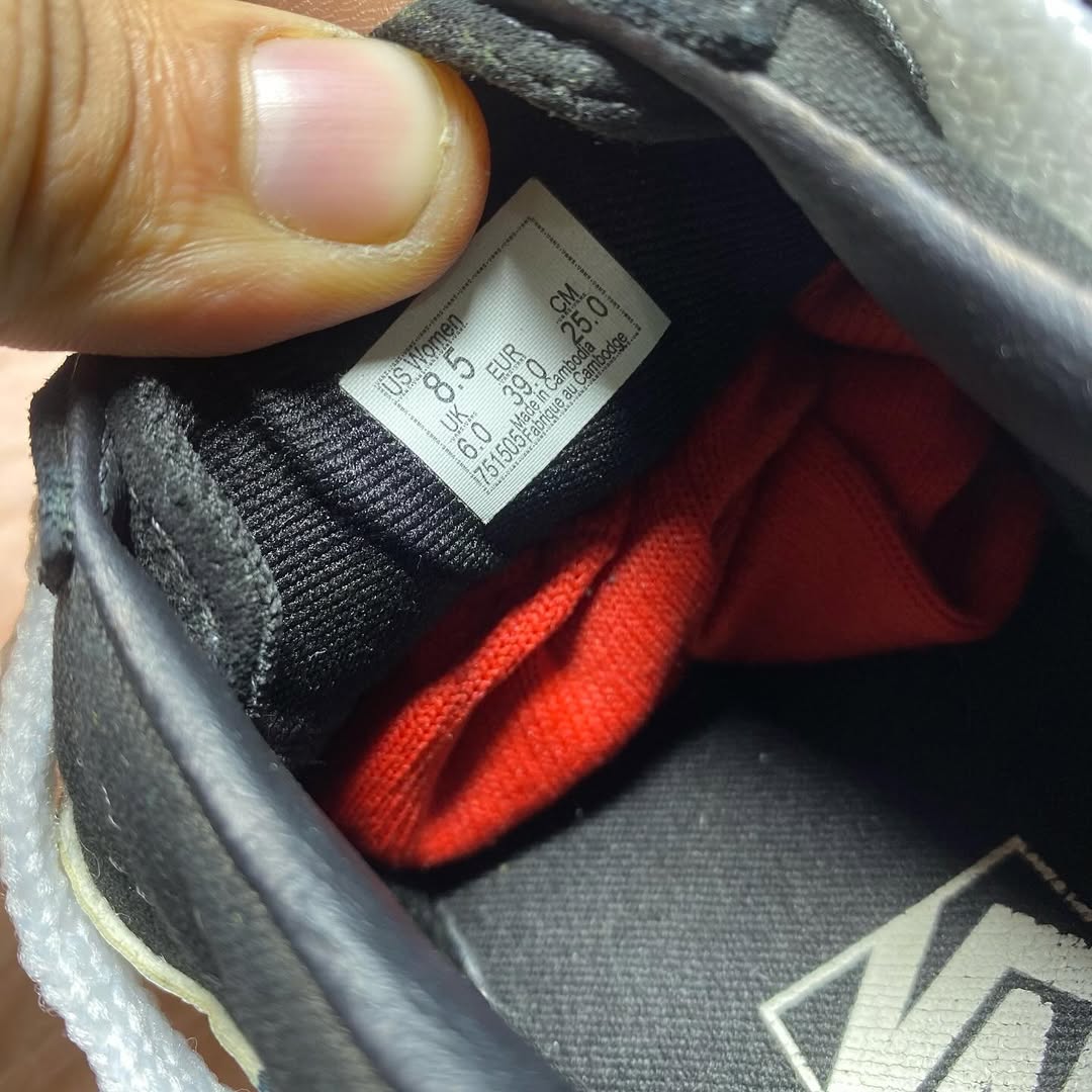 VANS ( Size 39 / 6 )