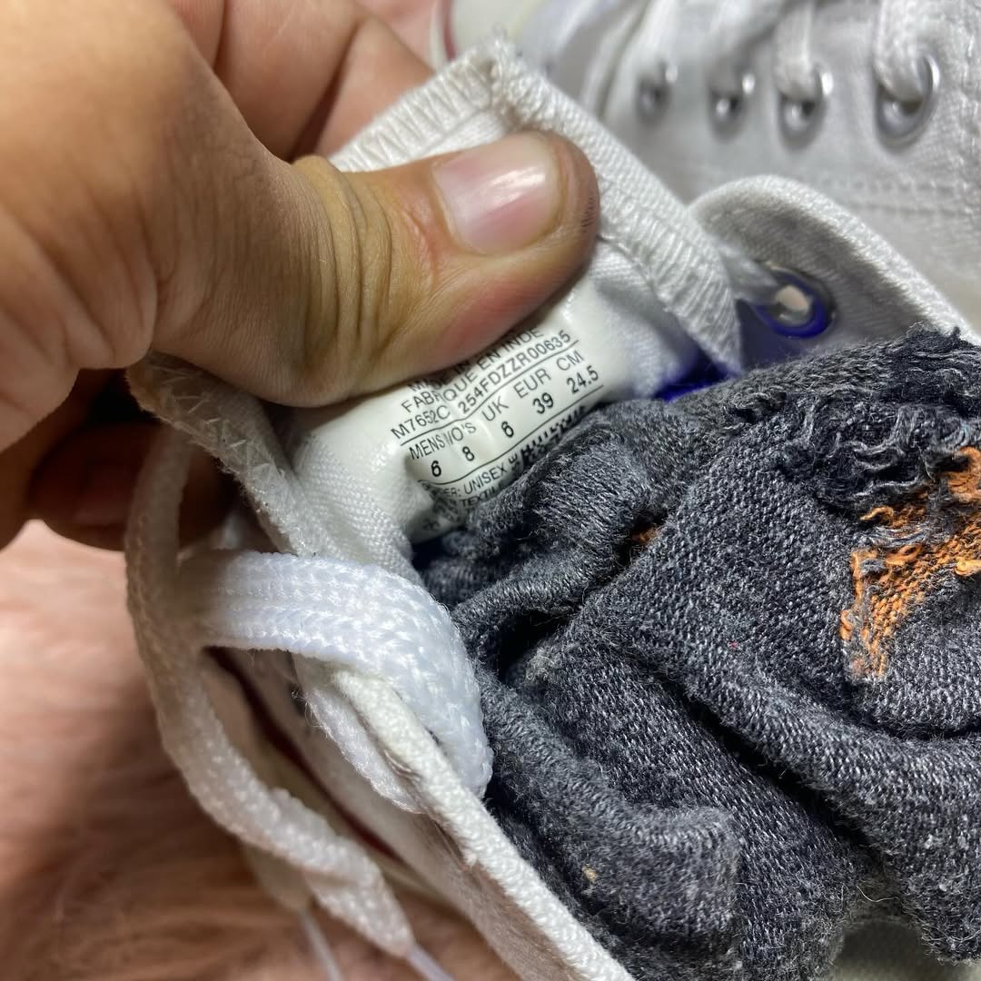 Converse ( Size 39 / 6 )