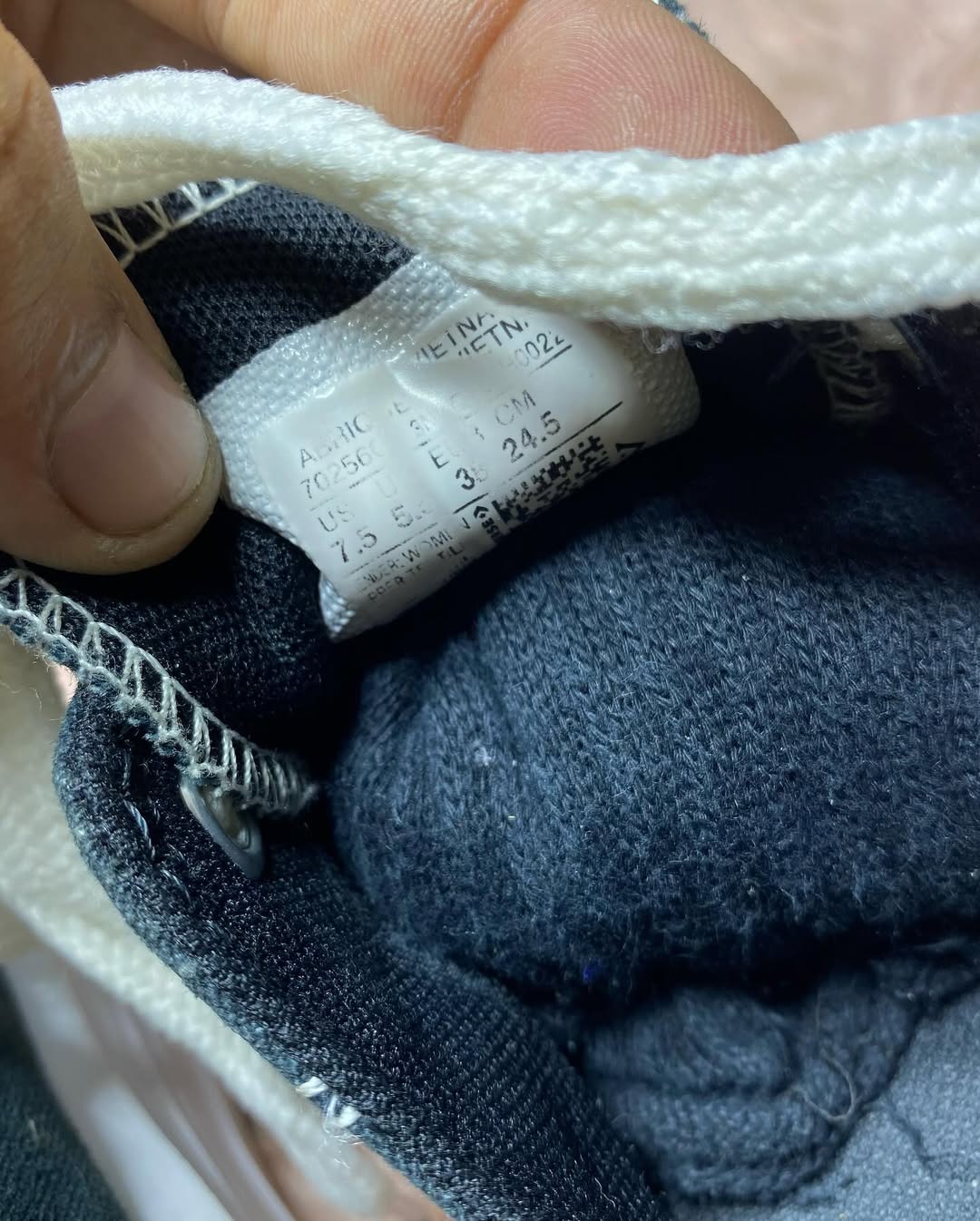 Converse ( Size 38 / 5.5 )
