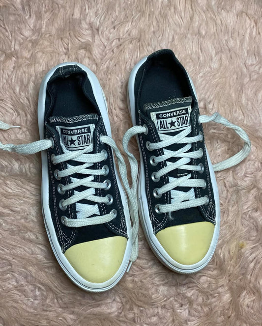 Converse ( Size 38 / 5.5 )