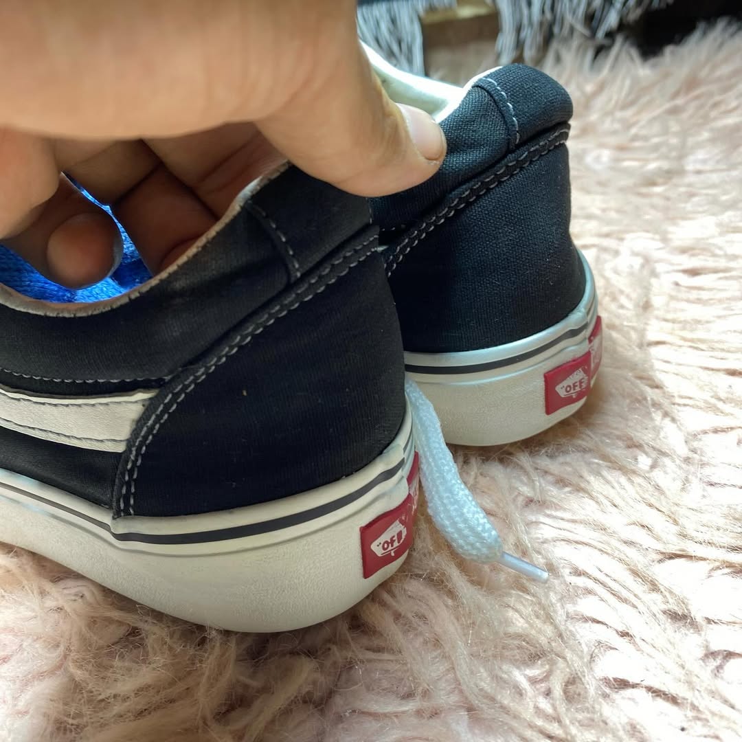 VANS ( Size 39 / 6 )