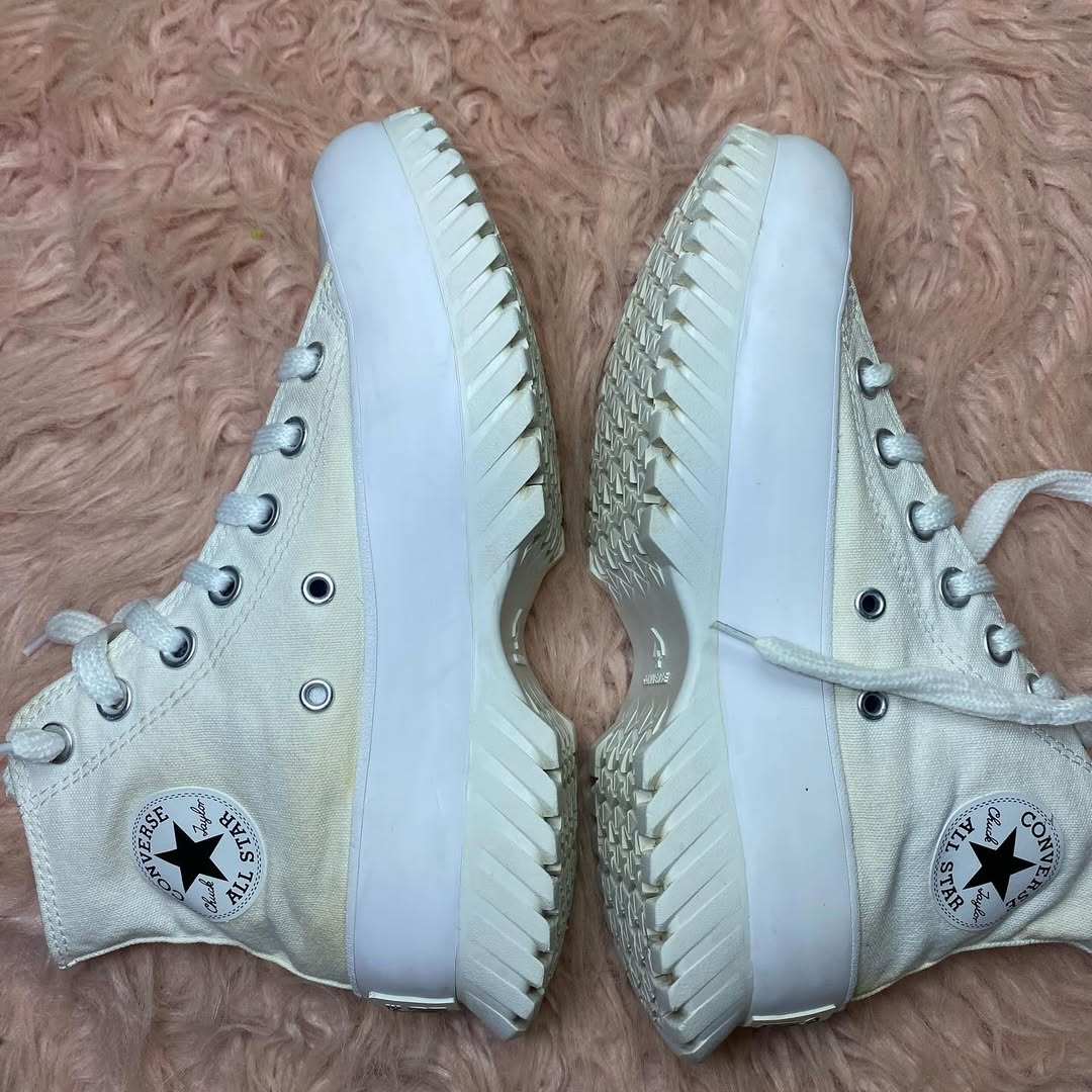 Converse ( Size 38 / 5 )