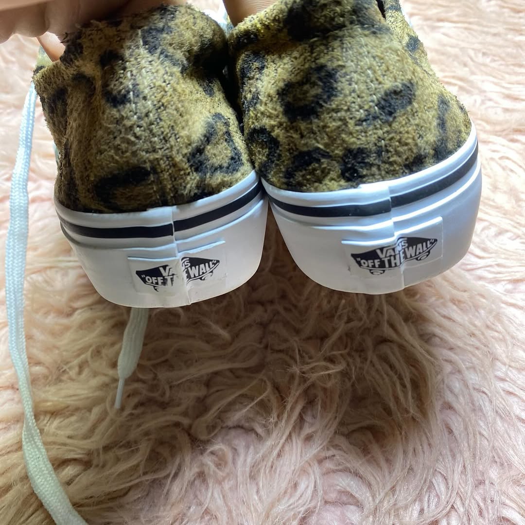 VANS ( Size 39 / 6 )