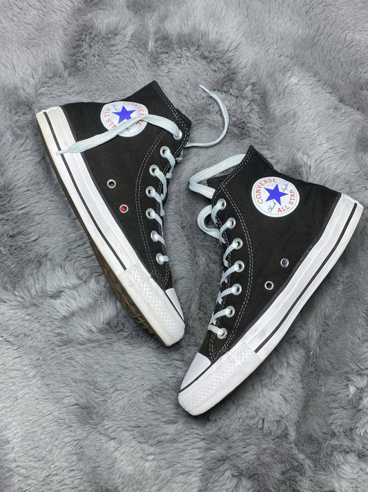 Converse ( Size 38 / 5.5 )