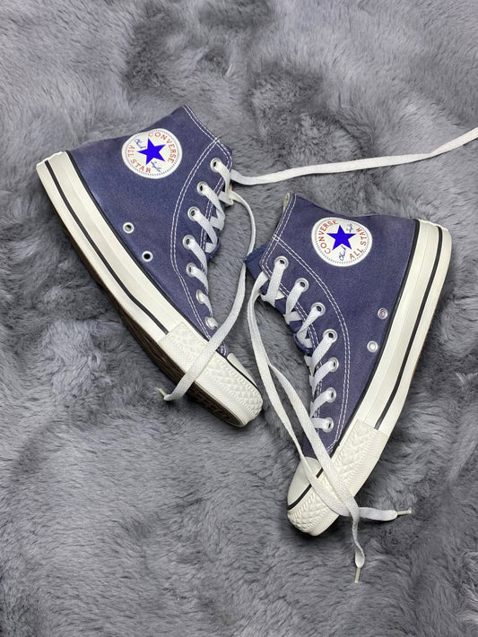 Converse ( Size 38 / 5.5 )