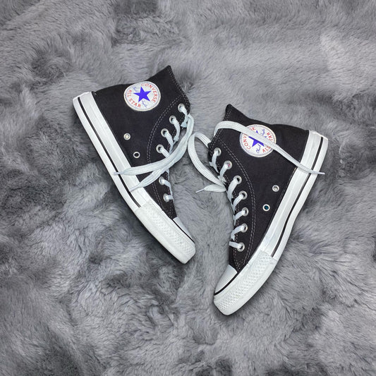 Converse ( Size 37 / 4.5 )