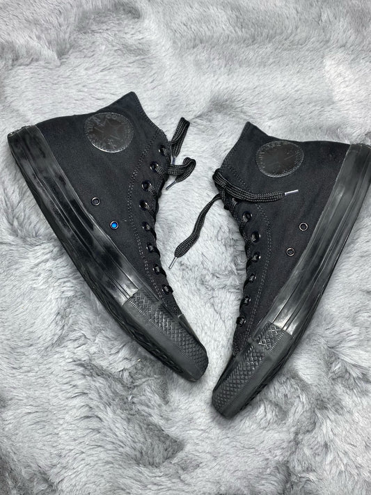 Converse ( Size 45 / 11 )