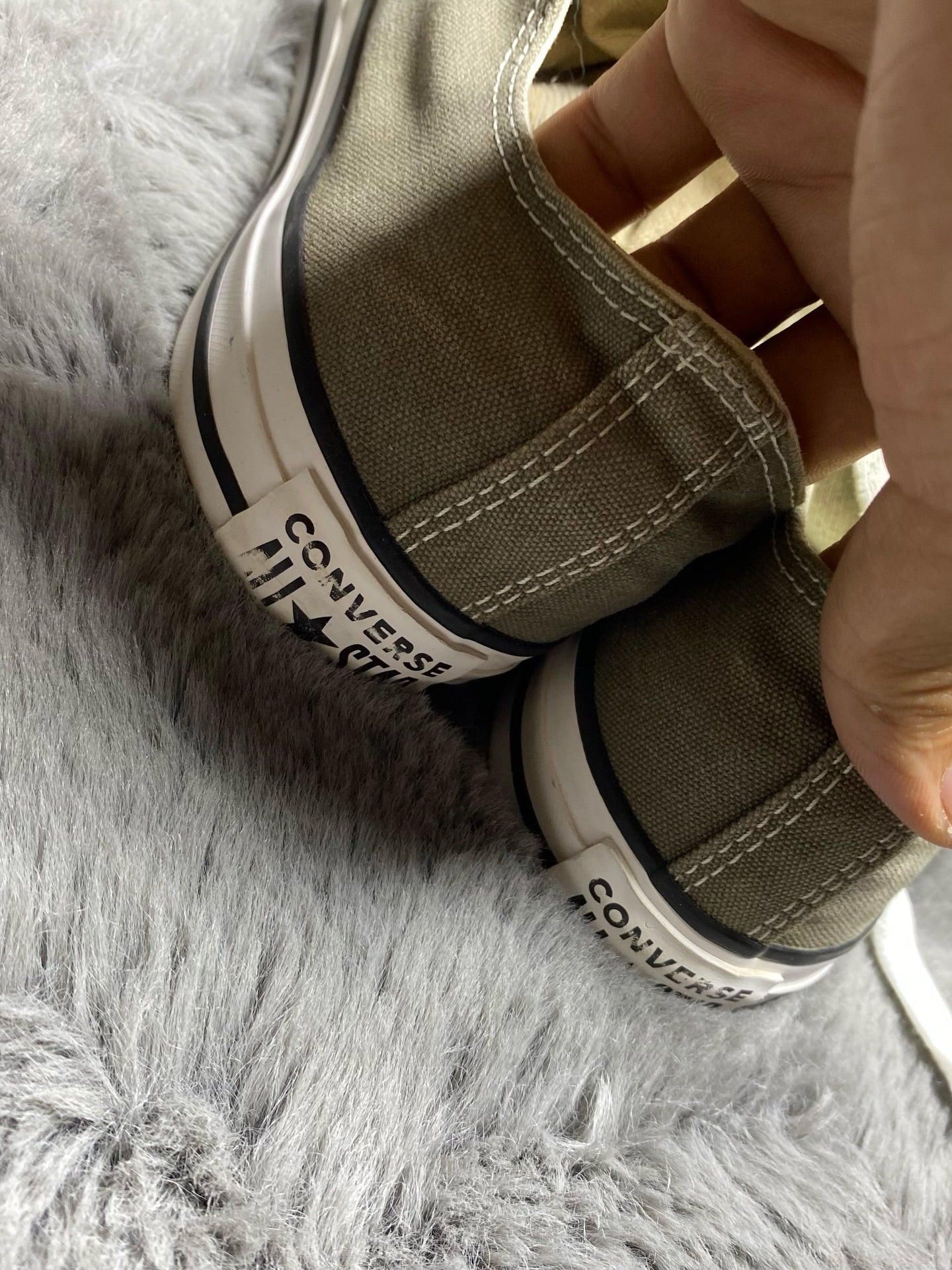 Converse ( Size 41 / 8 )