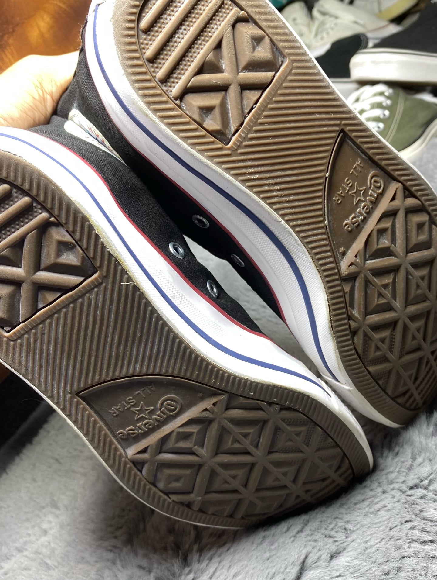 Converse ( Size 41 / 7.5 )