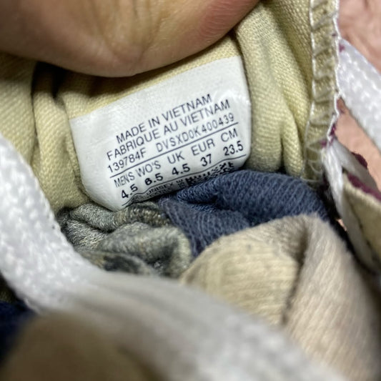 Converse ( Size 37 / 4.5 )