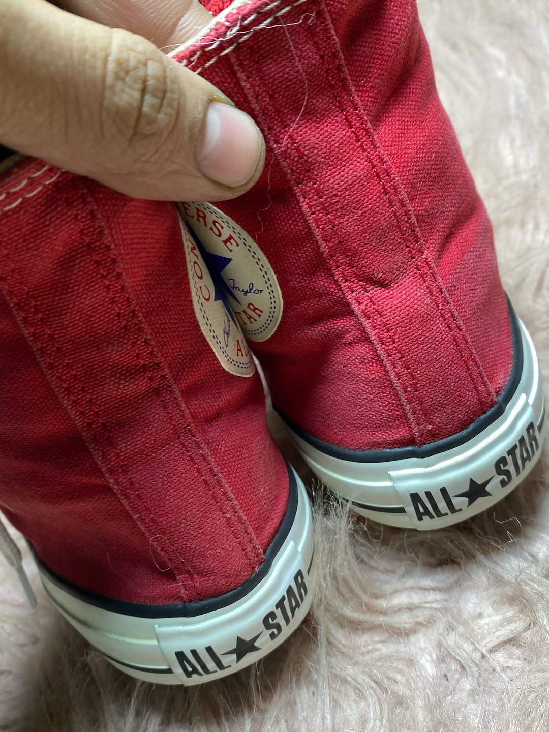 Converse ( Size 37 / 4.5 )