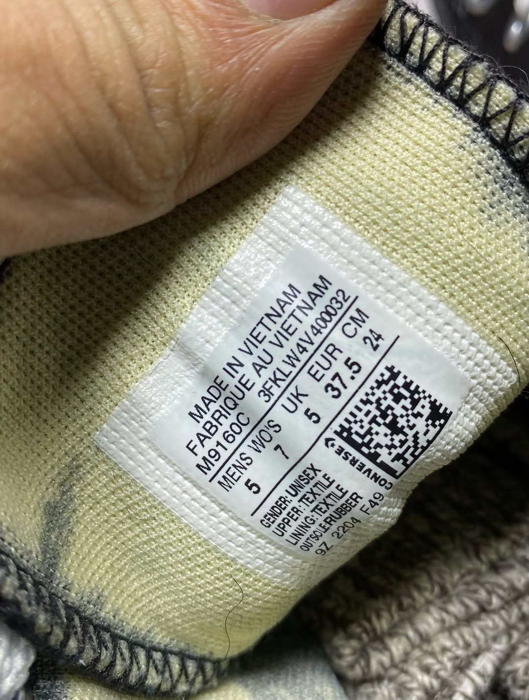 Converse ( Size 37.5 / 5 )