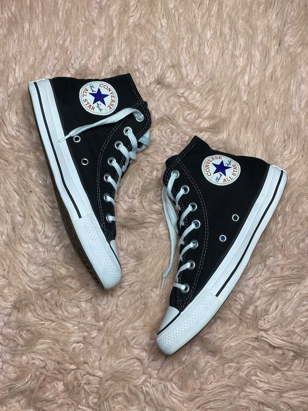 Converse ( Size 37.5 / 5 )