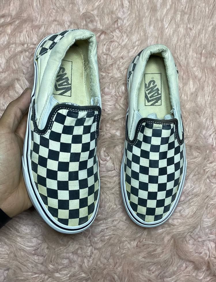 VANS ( Size 37 / 4.5 )