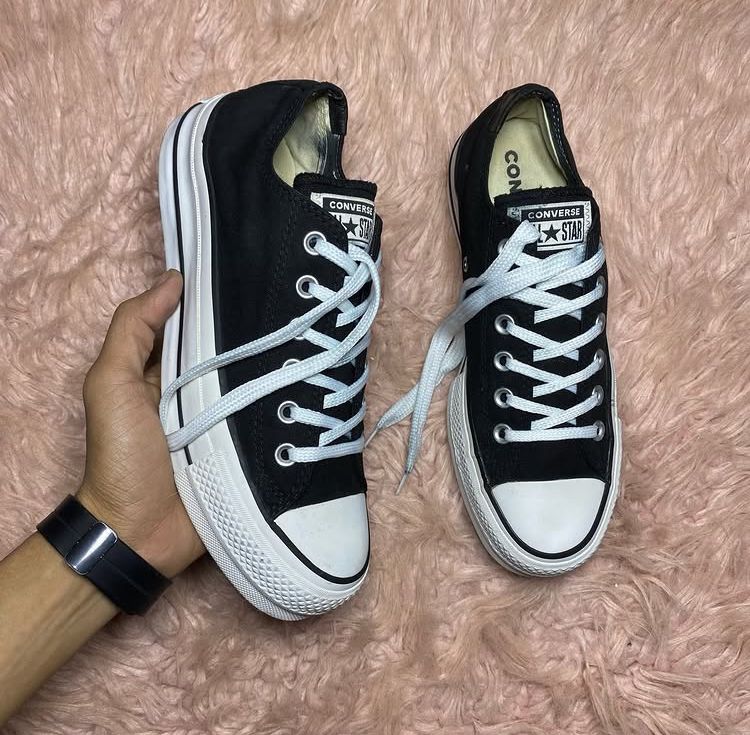 Converse ( Size 39 / 6 )