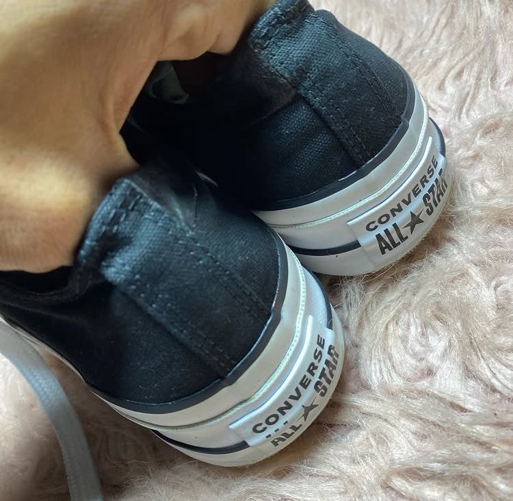 Converse ( Size 39 / 6 )
