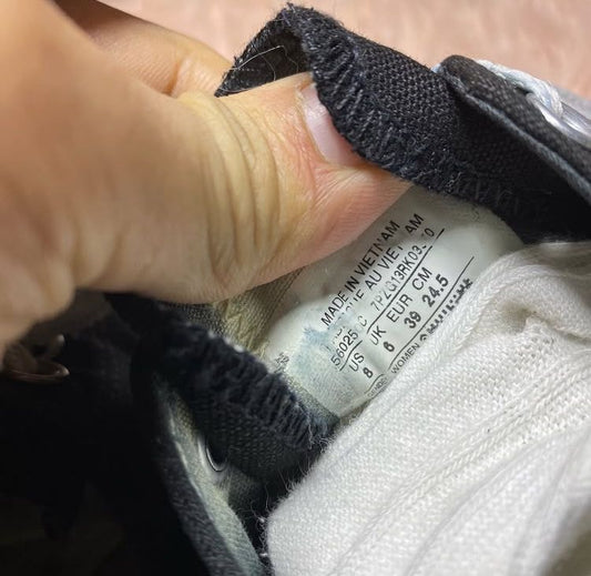 Converse ( Size 39 / 6 )