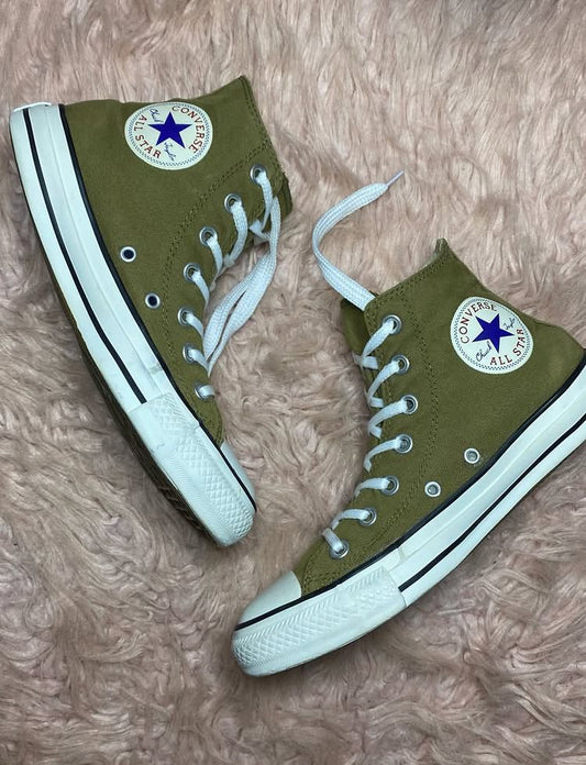 Converse ( Size 38 / 5.5 )