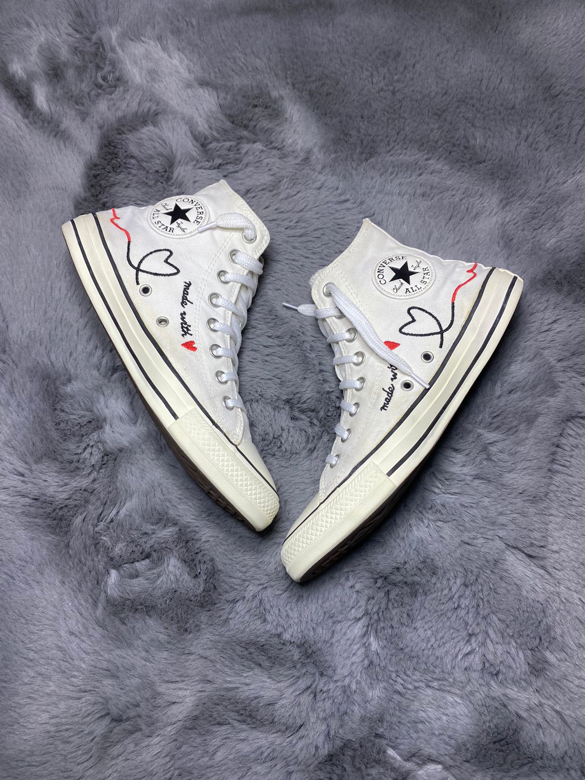Converse ( Size 41 / 7.5 )