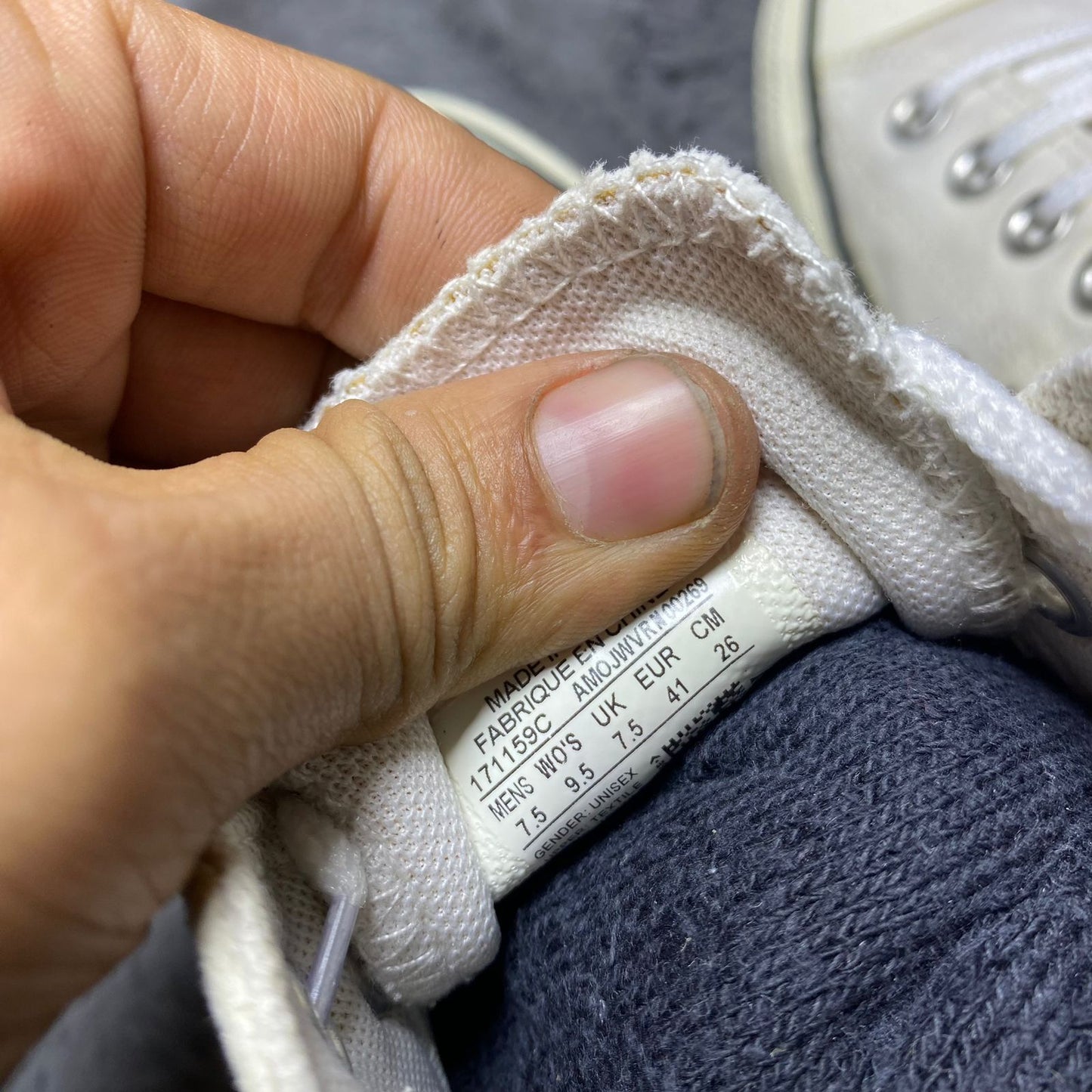 Converse ( Size 41 / 7.5 )