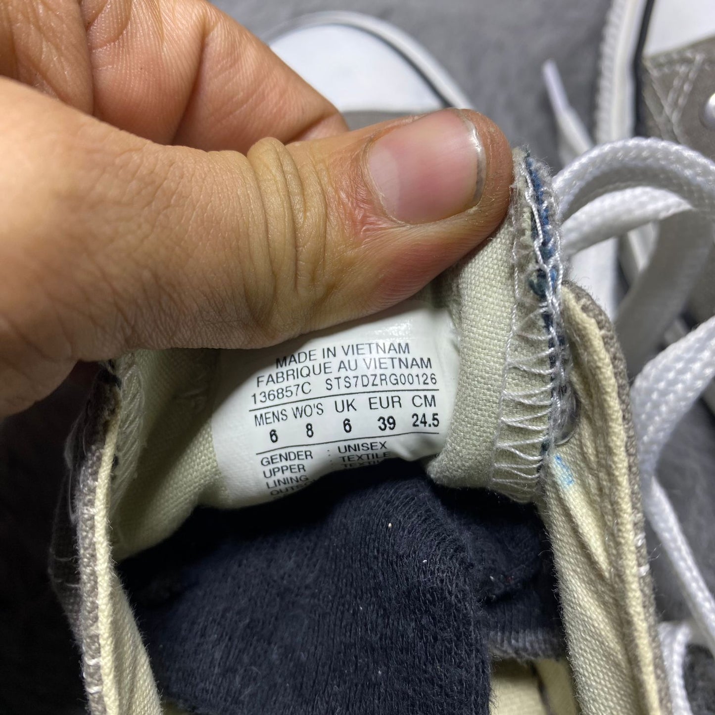 Converse ( Size 39 / 6 )