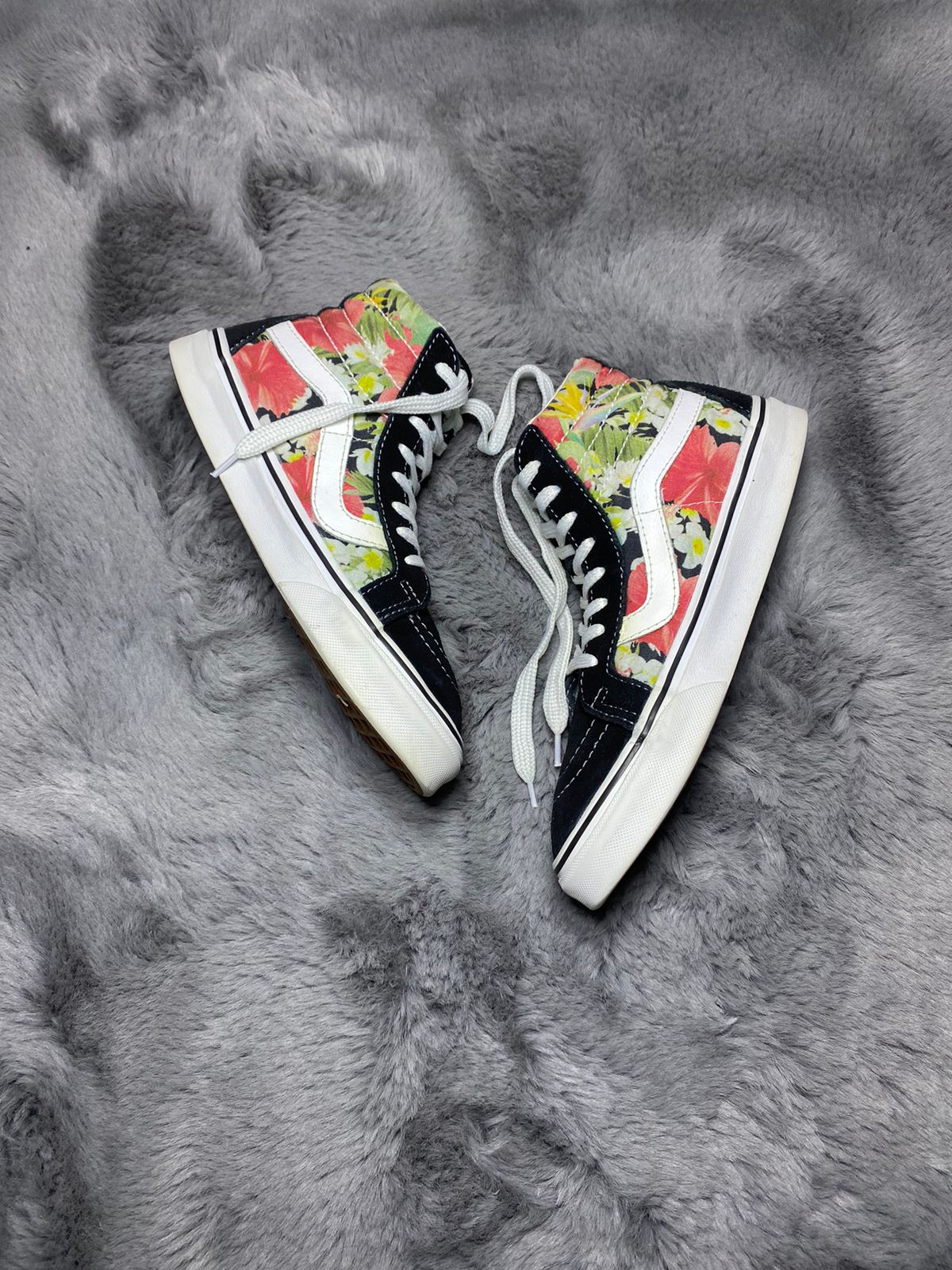 VANS ( Size 36.5 / 4 )