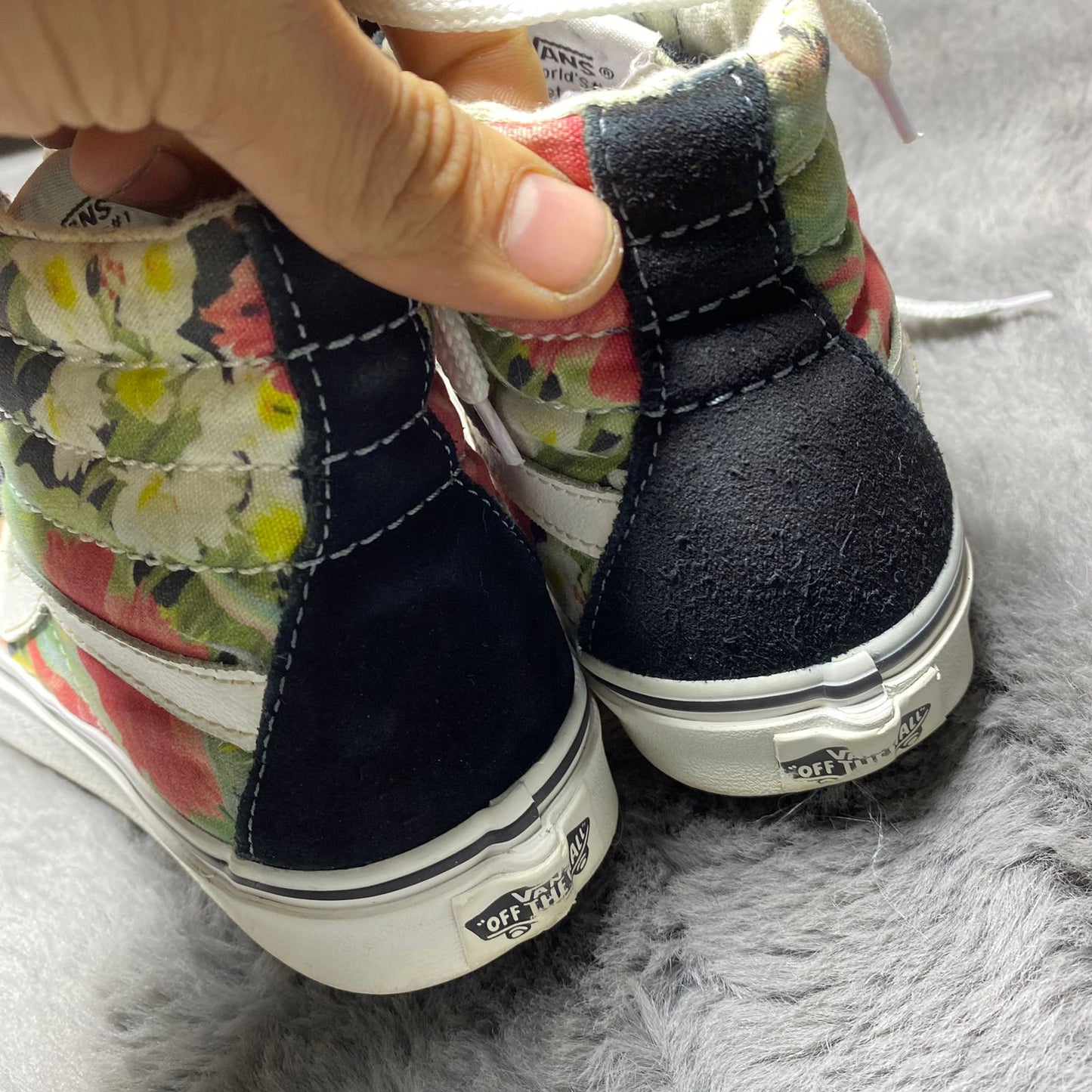 VANS ( Size 36.5 / 4 )