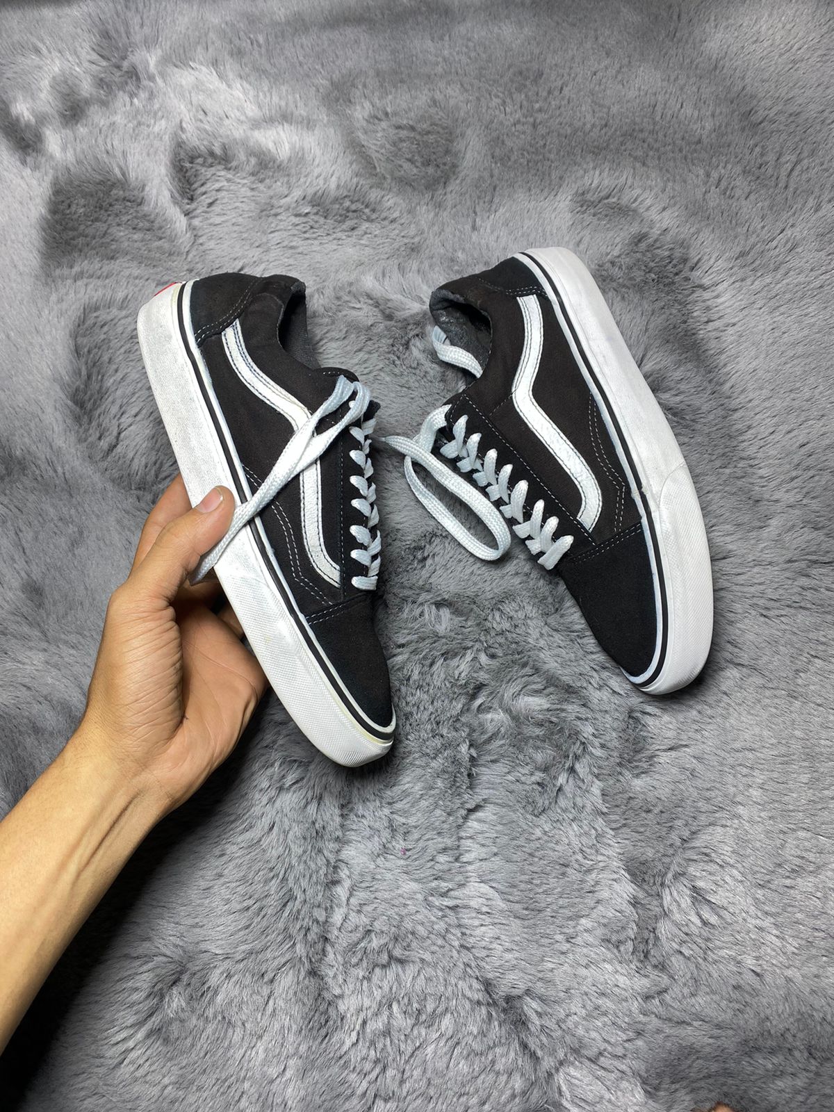 VANS ( Size 40 / 6.5 )