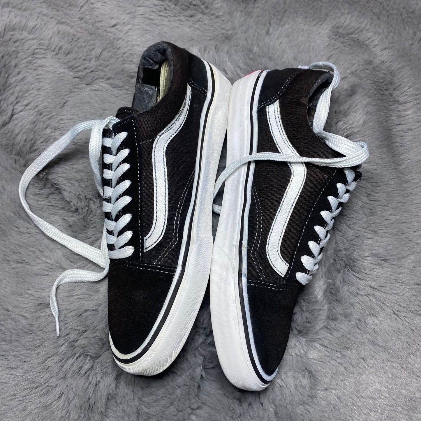 VANS ( Size 40 / 6.5 )