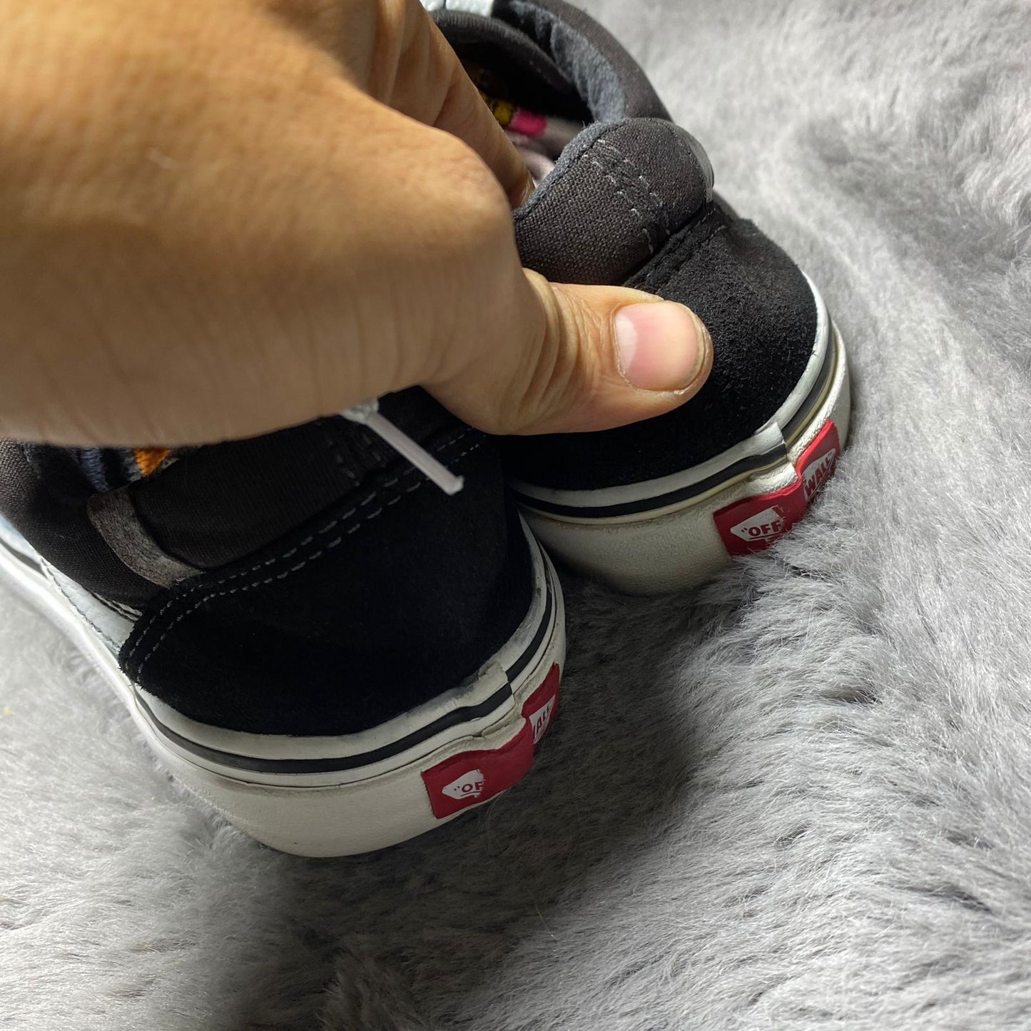 VANS ( Size 40 / 6.5 )