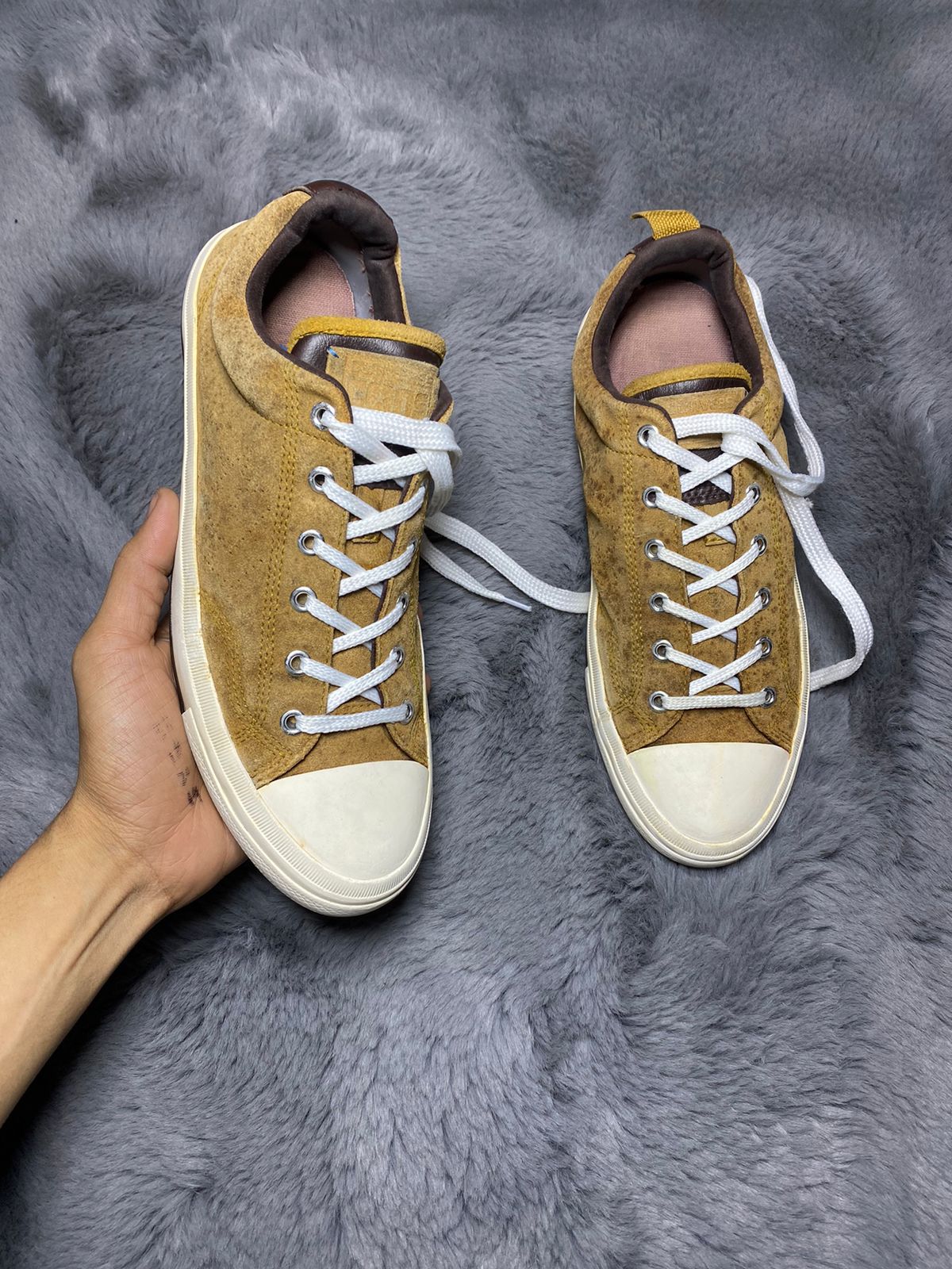 Converse ( Size 41.5 / 8 )