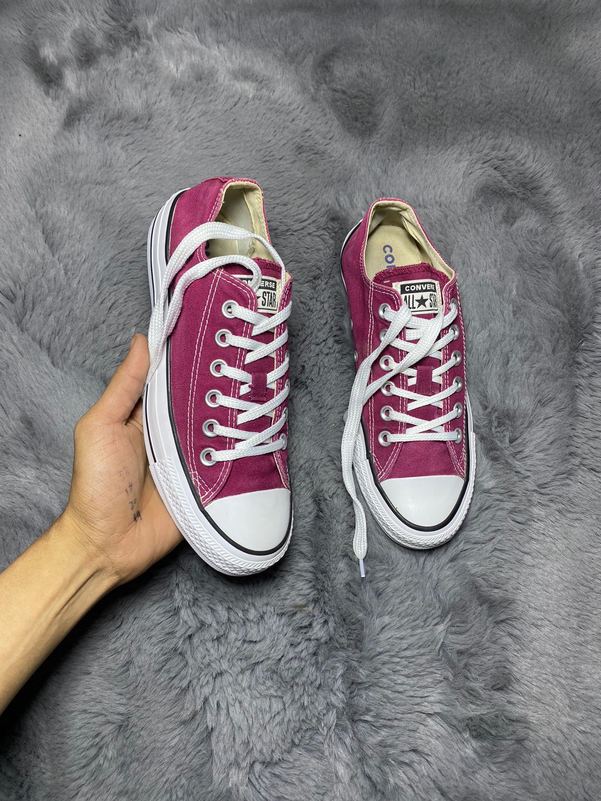 Converse ( Size 38 / 5.5 )