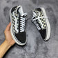 VANS ( Size 40 / 6.5 )