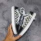 VANS ( Size 40 / 6.5 )