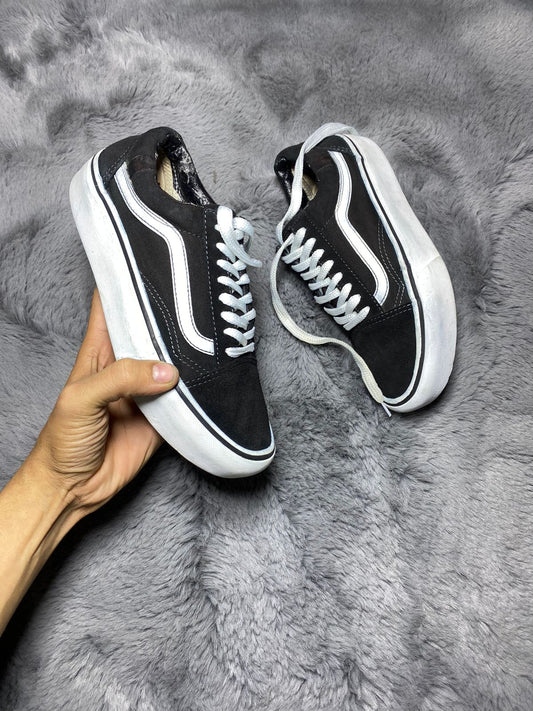 VANS ( Size 38.5 /  5.5 )