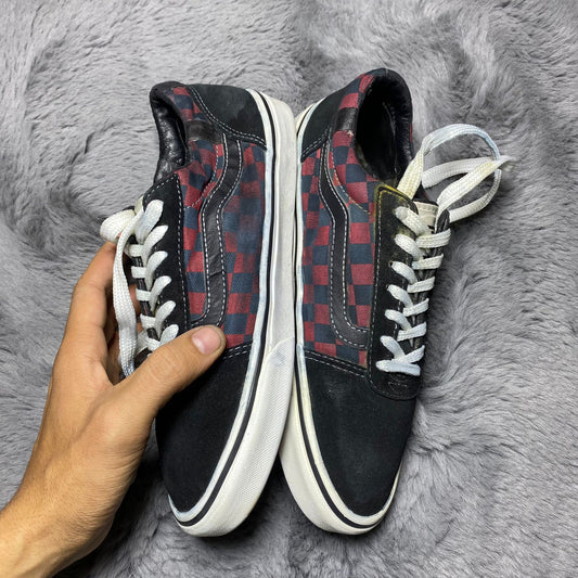 VANS ( Size 40 / 6.5 )